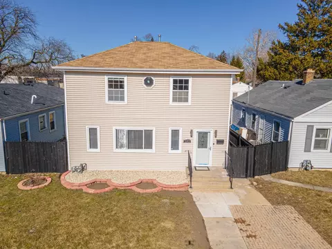 Exterior - 103 E 149th St, Harvey, IL 60426 photo 5 of 11