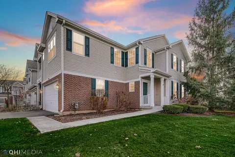 294 Lillian Ct, Geneva, IL 60134