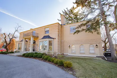 6556 N Drake Ave, Lincolnwood, IL 60712