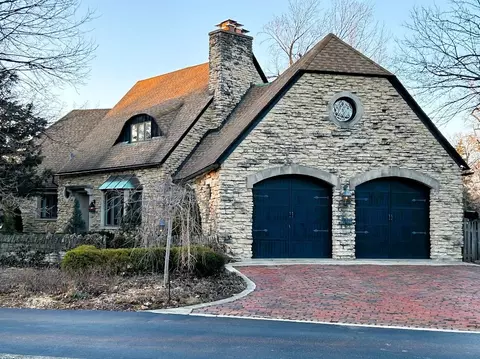 280 Maplewood Rd, Riverside, IL 60546