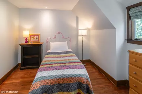 Bedroom - 280 Maplewood Rd, Riverside, IL 60546 photo 4 of 5