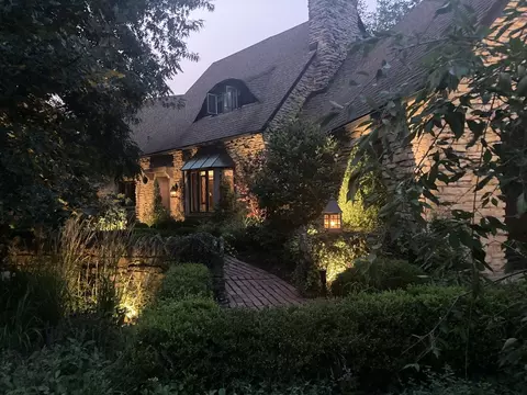 Exterior - 280 Maplewood Rd, Riverside, IL 60546 photo 12 of 14
