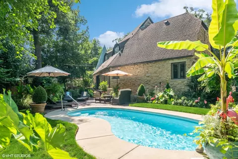 Exterior - 280 Maplewood Rd, Riverside, IL 60546 photo 4 of 14
