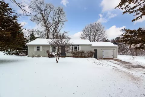 2427 Windsor Rd, Loves Park, IL 61111