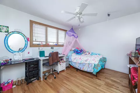Bedroom - 2244 Kingston Dr, Wheaton, IL 60189 photo 3 of 4