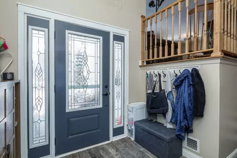 Entry Way - 2244 Kingston Dr, Wheaton, IL 60189 photo 1 of 1