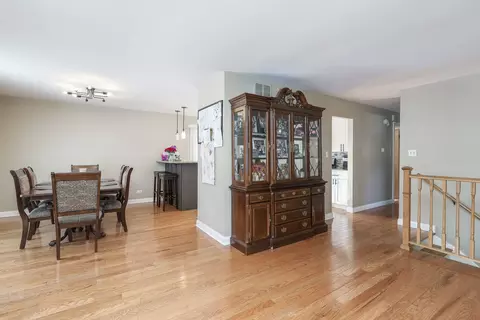 Living - 2244 Kingston Dr, Wheaton, IL 60189 photo 3 of 4