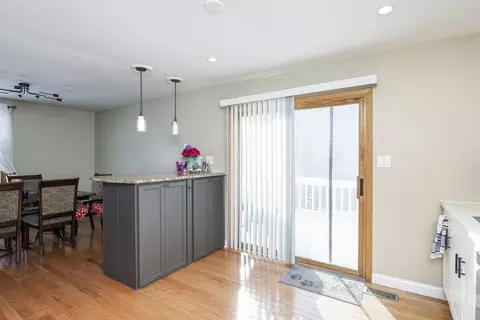 Kitchen - 2244 Kingston Dr, Wheaton, IL 60189 photo 3 of 3