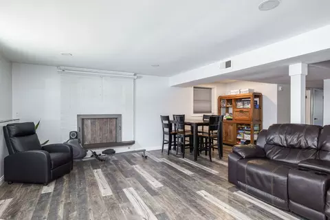 Living - 2244 Kingston Dr, Wheaton, IL 60189 photo 4 of 4