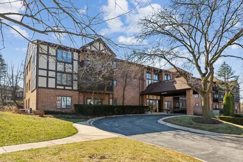 7737 W Golf Dr #104, Palos Heights, IL 60463