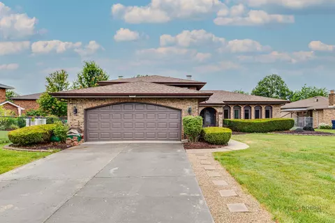 15438 Sunset Ridge Dr, Orland Park, IL 60462