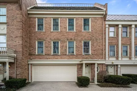 2 Landmark, Northfield, IL 60093