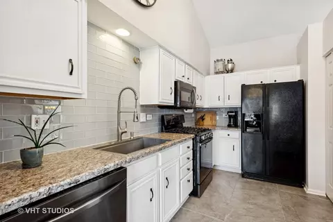 Kitchen - 336 Emerald Ln, Algonquin, IL 60102 photo 1 of 1