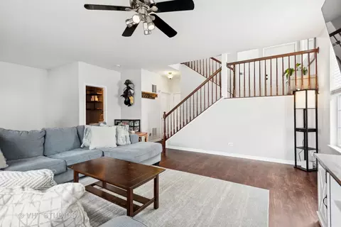 Living - 336 Emerald Ln, Algonquin, IL 60102 photo 3 of 3
