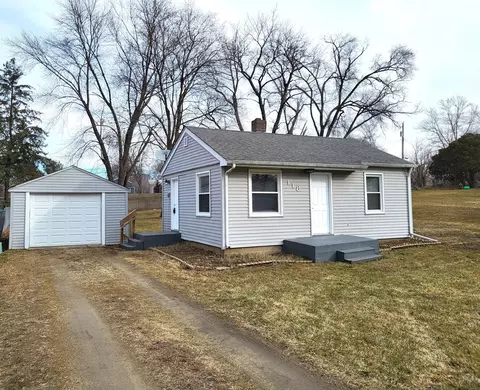 118 Superior Ave, Machesney Park, IL 61115