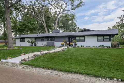 22 W111 Hickory Ct, Medinah, IL 60157