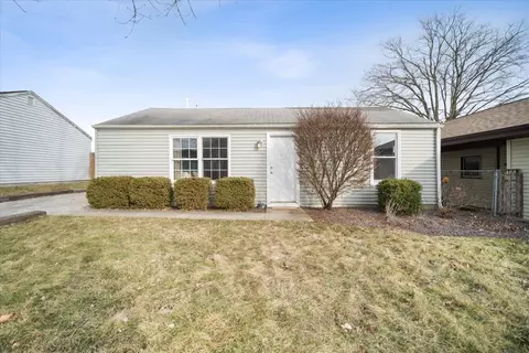 3022 Robert St, Bloomington, IL 61704