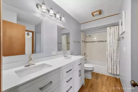 Bath - 315 Hillcrest Dr, Algonquin, IL 60102 photo 1 of 1