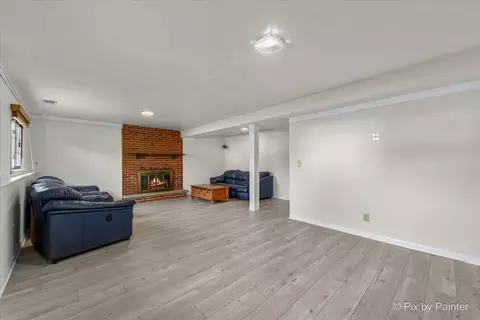 Living - 315 Hillcrest Dr, Algonquin, IL 60102 photo 2 of 5