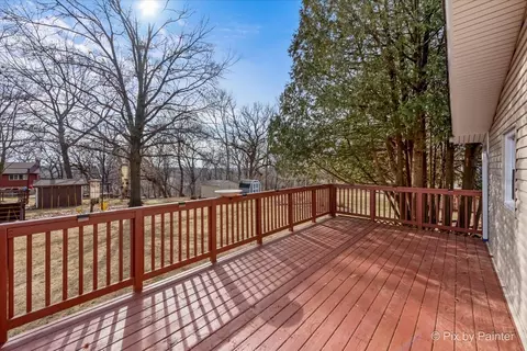 Exterior - 315 Hillcrest Dr, Algonquin, IL 60102 photo 7 of 12
