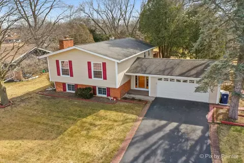 Exterior - 315 Hillcrest Dr, Algonquin, IL 60102 photo 6 of 12