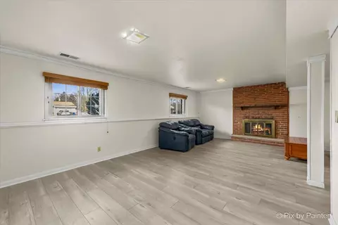 Living - 315 Hillcrest Dr, Algonquin, IL 60102 photo 5 of 5