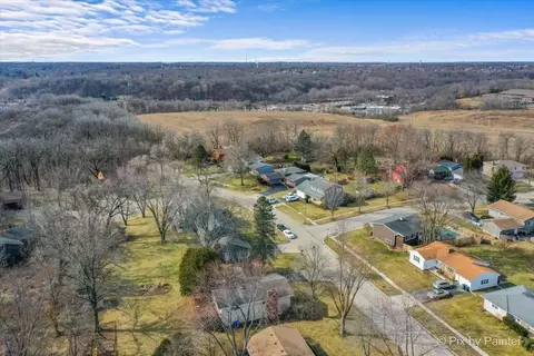 View/Area - 315 Hillcrest Dr, Algonquin, IL 60102 photo 9 of 10