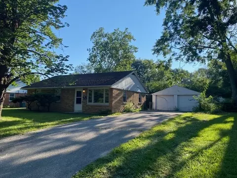 1316 Williamsburg Dr, Champaign, IL 61821