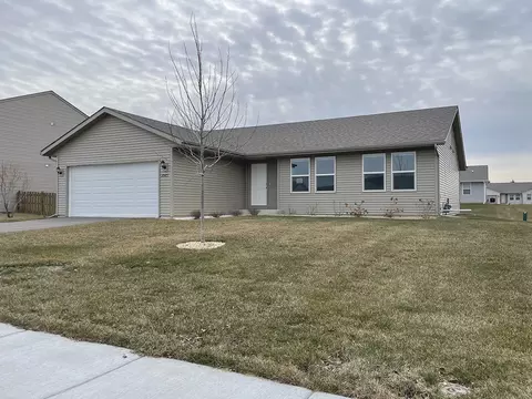 2985 Hiddengreen Dr, Belvidere, IL 61008