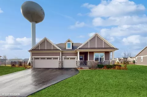 1057 Purdue Plz, Crystal Lake, IL 60012