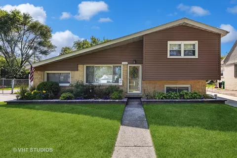 1460 Heidorn Ave, Westchester, IL 60154
