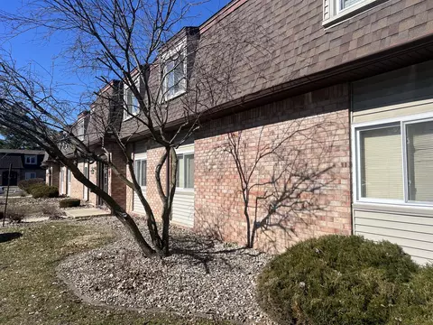 Exterior - 1119 S Curtis Ave #D43, Kankakee, IL 60901 photo 2 of 3