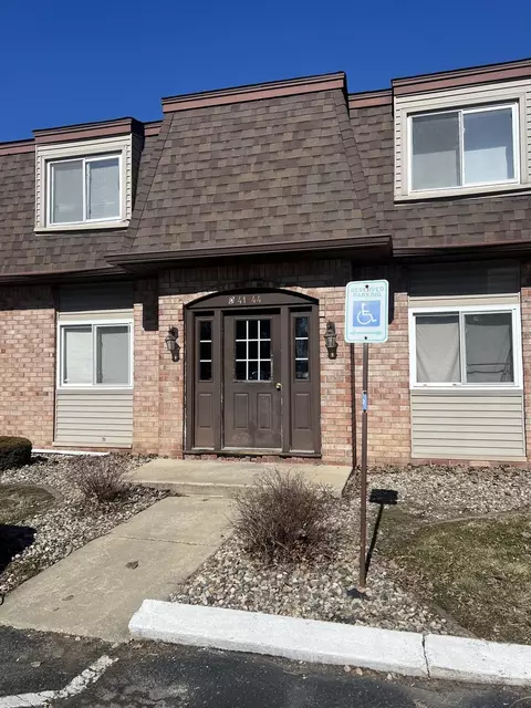 1119 S Curtis Ave #D43, Kankakee, IL 60901