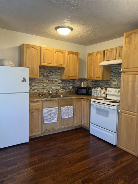 Kitchen - 1119 S Curtis Ave #D43, Kankakee, IL 60901 photo 2 of 2