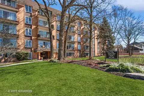 441 N Park Blvd #3G, Glen Ellyn, IL 60137