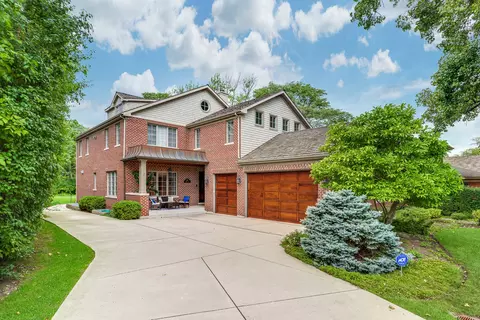 312 Country Ln, Glenview, IL 60025