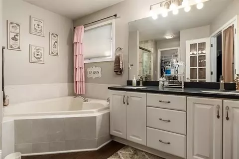 Bath - 9152 River View Trl, Roscoe, IL 61073 photo 2 of 4