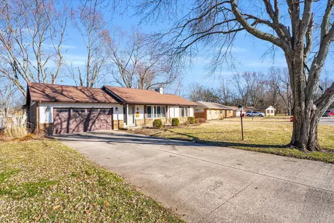 3 Golfview Ct, Savoy, IL 61874