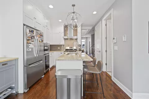 1629 N Artesian Ave, Chicago, IL 60647 photo 8