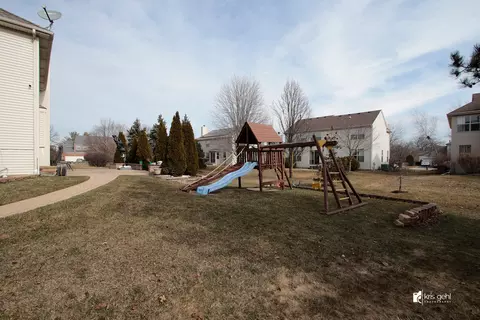 Exterior - 1445 Sutton Pl, Gurnee, IL 60031 photo 4 of 7
