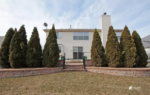 Exterior - 1445 Sutton Pl, Gurnee, IL 60031 photo 5 of 7