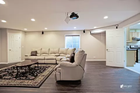 Living - 1445 Sutton Pl, Gurnee, IL 60031 photo 7 of 8