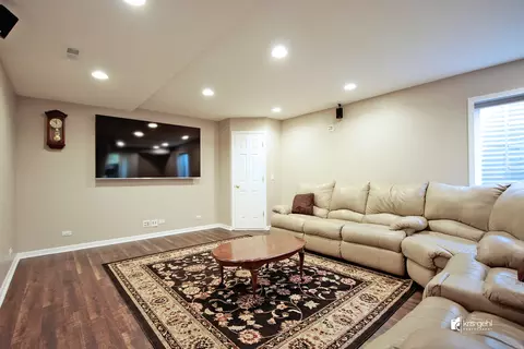 Living - 1445 Sutton Pl, Gurnee, IL 60031 photo 6 of 8