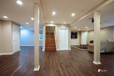 Entry Way - 1445 Sutton Pl, Gurnee, IL 60031 photo 3 of 3
