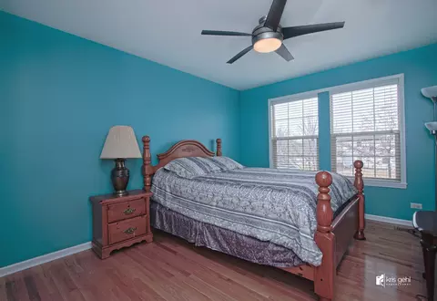 Bedroom - 1445 Sutton Pl, Gurnee, IL 60031 photo 2 of 6