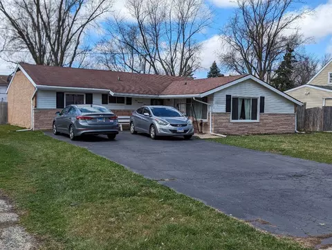 109 Queenswood Rd, Bolingbrook, IL 60440