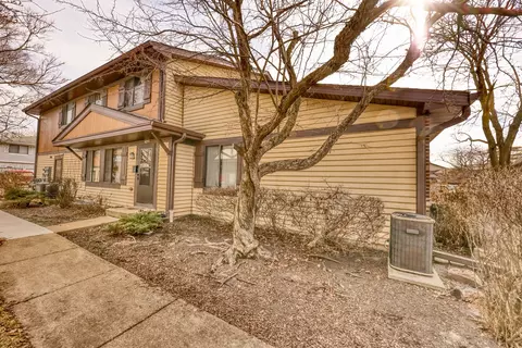 6255 Nugget Cir #1648-3, Hanover Park, IL 60133