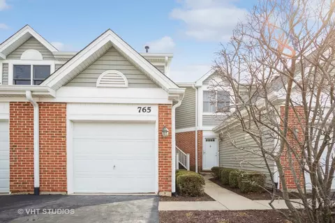 765 Daybreak Ln #765, Carol Stream, IL 60188