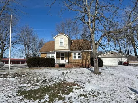 605 W Jackson Ave, Altamont, IL 62411