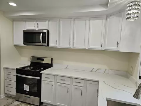 Kitchen - 4838 135th St, Crestwood, IL 60445 photo 3 of 4